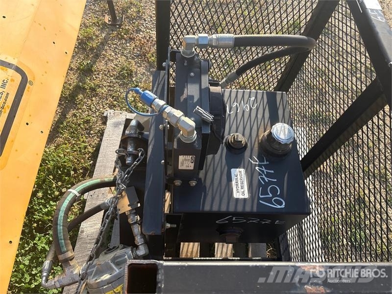 MB Crusher 96 in Sweeper Attachment Børster