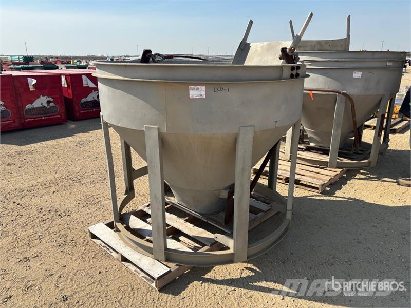 MB Crusher BB22 2 1/4 CY Aluminum Side Chute Concrete Buck Accessoires