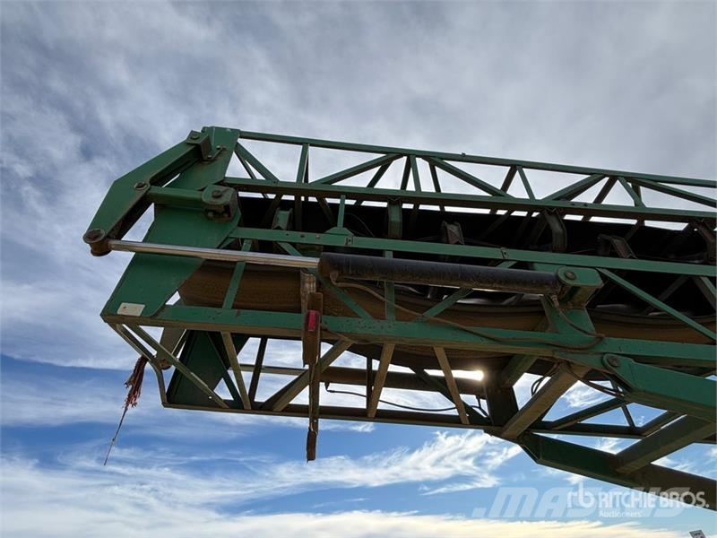 McCloskey 36 in x 100 ft Portable Radial Stacking Conveyor Sonstige Baumaschinen