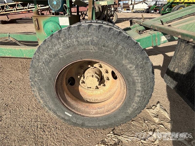 McCloskey 36 in x 100 ft Portable Radial Stacking Conveyor Sonstige Baumaschinen