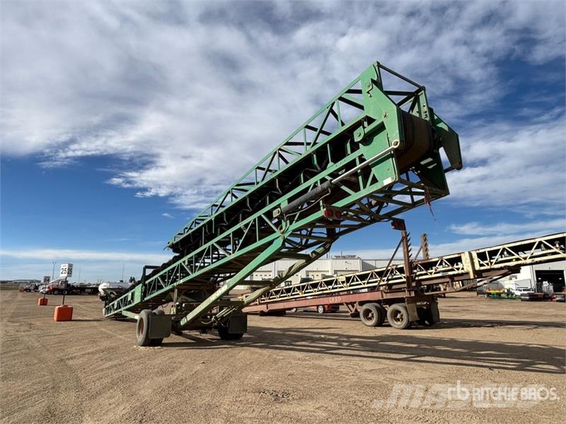 McCloskey 36 in x 100 ft Portable Radial Stacking Conveyor Sonstige Baumaschinen