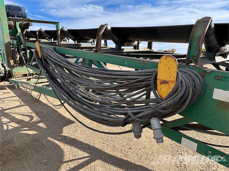 McCloskey 36 in x 100 ft Portable Radial Stacking Conveyor Sonstige Baumaschinen