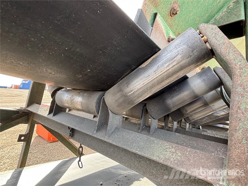 McCloskey 36 in x 100 ft Portable Radial Stacking Conveyor Sonstige Baumaschinen