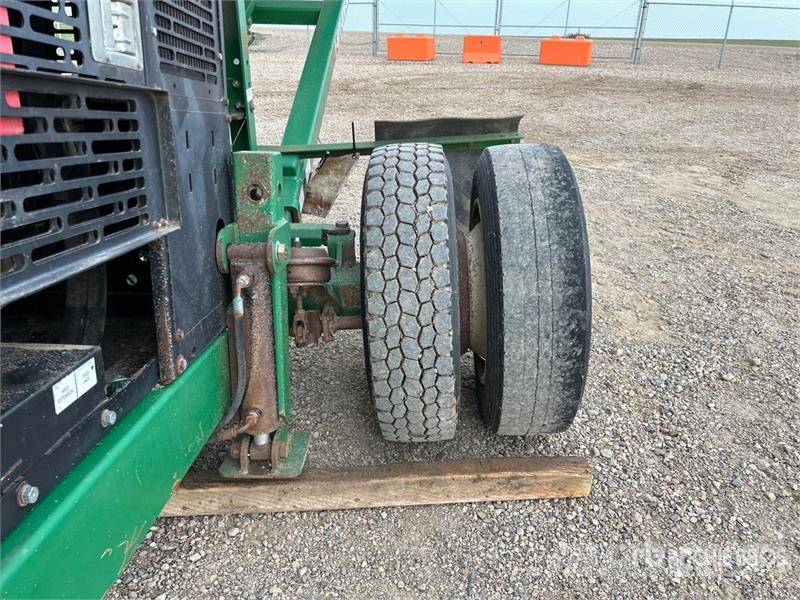 McCloskey ST800H 36 in x 80 ft Portable Stacking Conveyor Otros