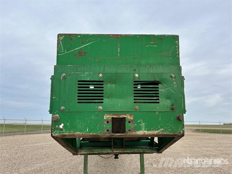 McCloskey ST800H 36 in x 80 ft Portable Stacking Conveyor Otros