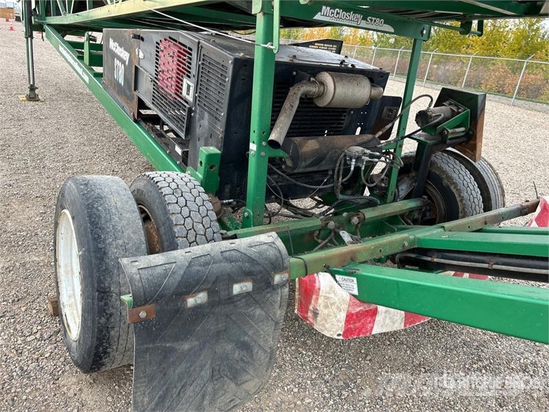 McCloskey ST800H 36 in x 80 ft Portable Stacking Conveyor Otros