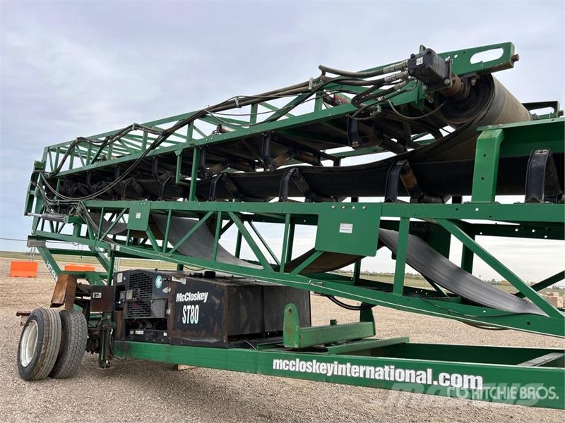 McCloskey ST800H 36 in x 80 ft Portable Stacking Conveyor Otros