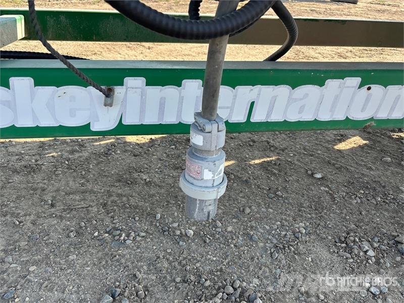 McCloskey ST80E 36 in x 80 ft Portable Radial Stacking Conve Строительная техника - Другие