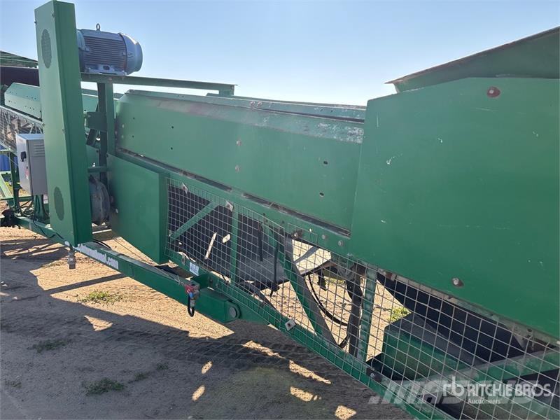 McCloskey ST80E 36 in x 80 ft Portable Radial Stacking Conve Строительная техника - Другие