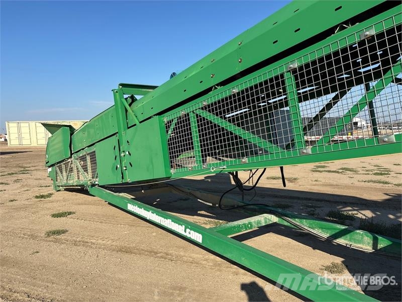 McCloskey ST80E 36 in x 80 ft Portable Radial Stacking Conve Строительная техника - Другие