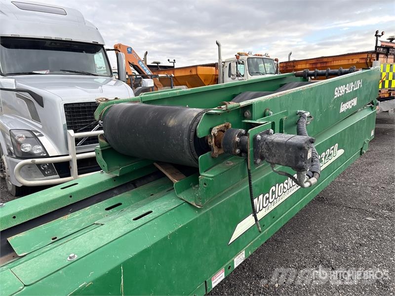 McCloskey WS3250 32 in x 50 ft Portable Transfer Hydraulic C Stavebnictví - ostatní