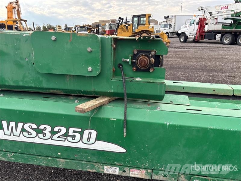 McCloskey WS3250 32 in x 50 ft Portable Transfer Hydraulic C Stavebnictví - ostatní