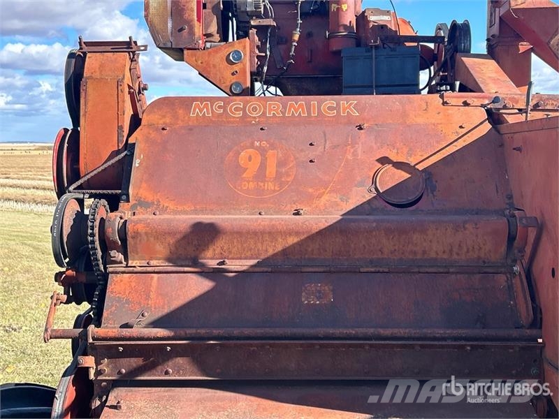 McCormick 91 Combine Harvester Зерноуборочные комбайны