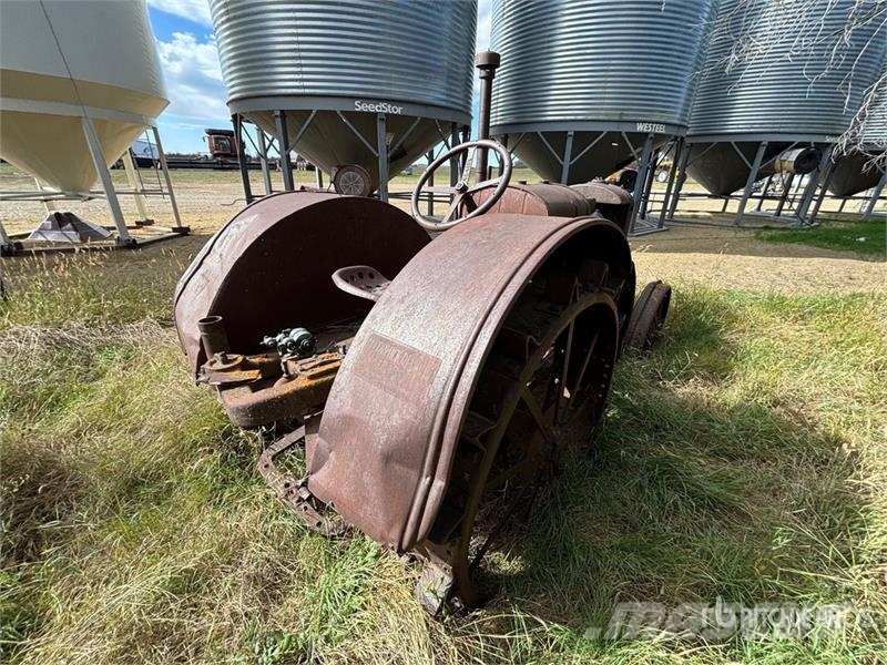 McCormick Deering Tractor 15-30 2WD Antique Tractor Τρακτέρ