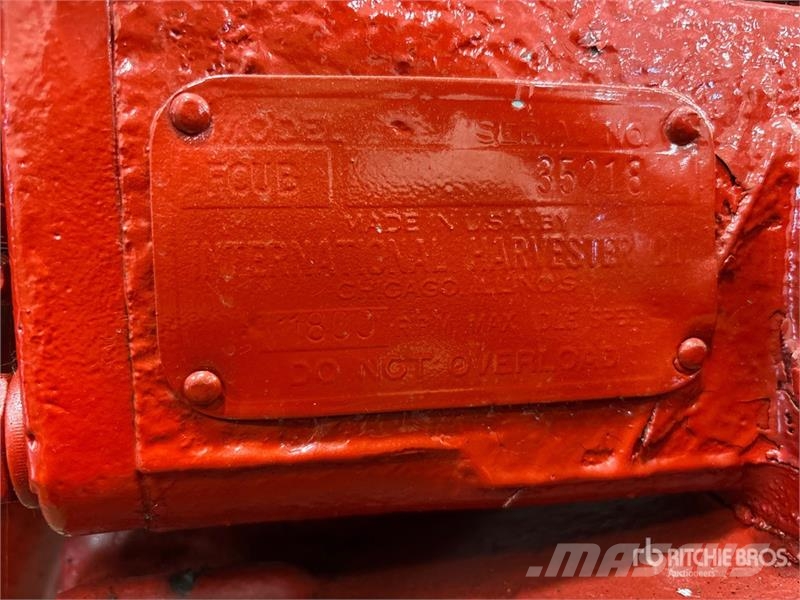 McCormick Farmall Cub 2WD Wide Front Antique Tractor الجرارات