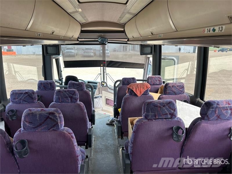 MCI 102-EL3 Autocar