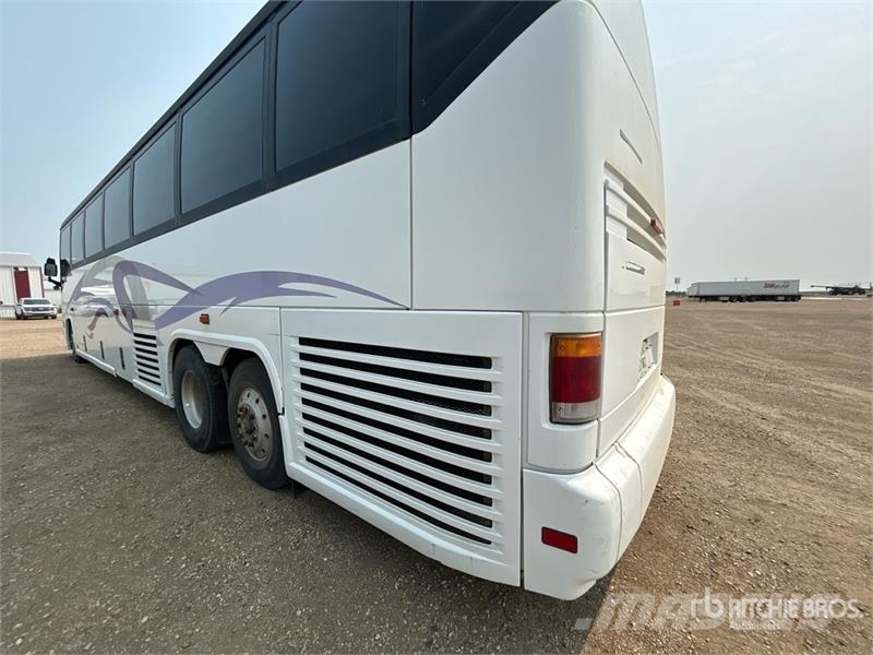 MCI 102-EL3 Autocar