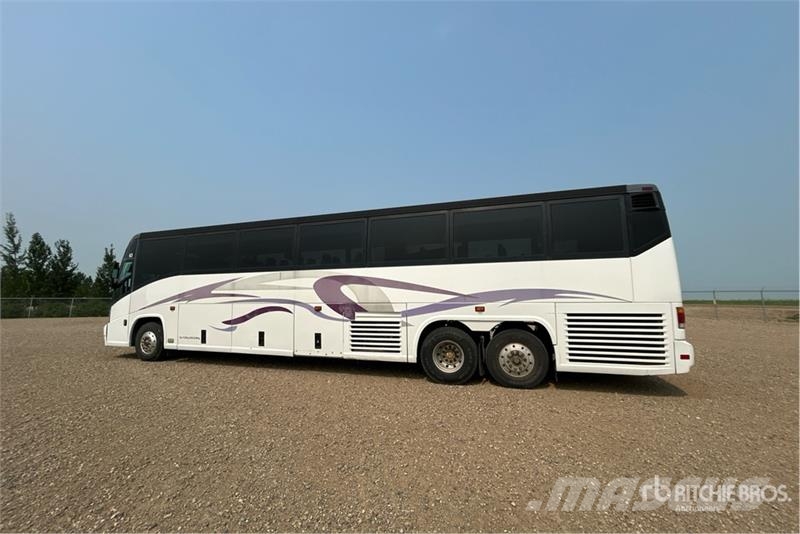 MCI 102-EL3 Autocar
