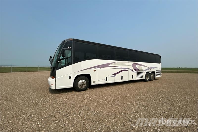 MCI 102-EL3 Autocar