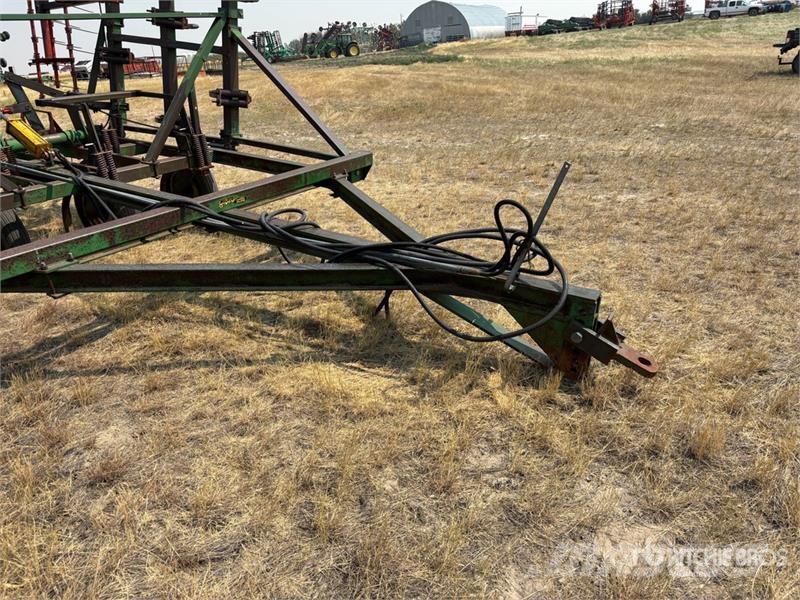Melroe 22 ft Chisel Plow Talajlazító ekék