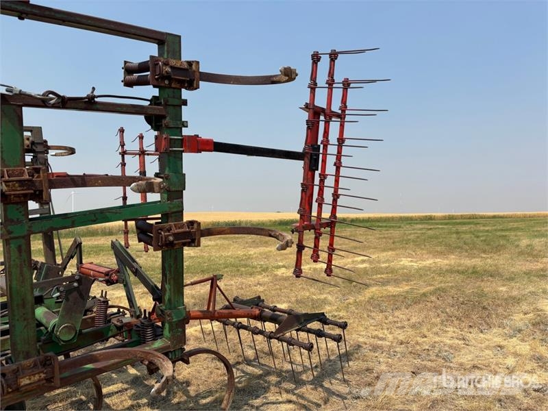 Melroe 22 ft Chisel Plow Talajlazító ekék