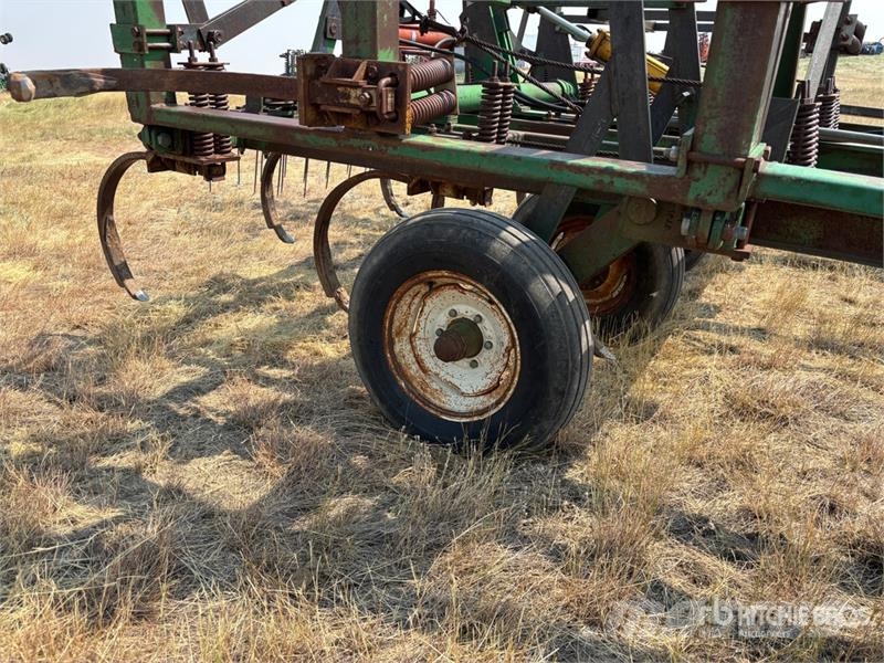 Melroe 22 ft Chisel Plow Talajlazító ekék
