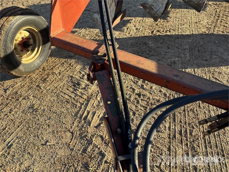 Melroe 903 10 in 6 Bottom Breaking Plow Arados