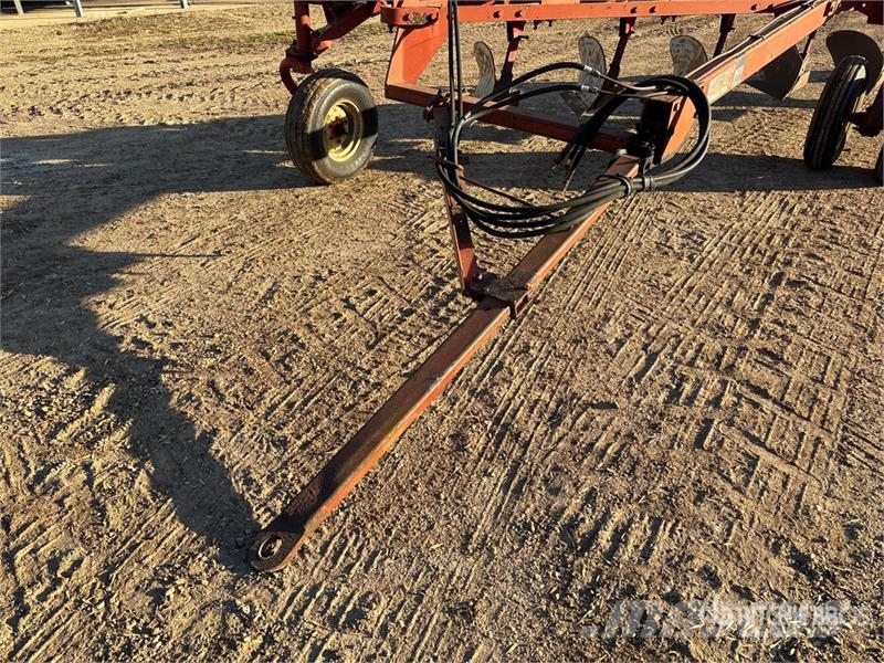 Melroe 903 10 in 6 Bottom Breaking Plow Arados