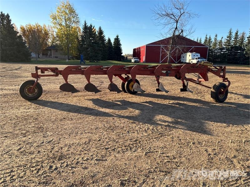 Melroe 903 10 in 6 Bottom Breaking Plow Arados