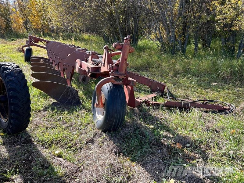 Melroe 903 6 Bottom Breaking Plow Pflüge