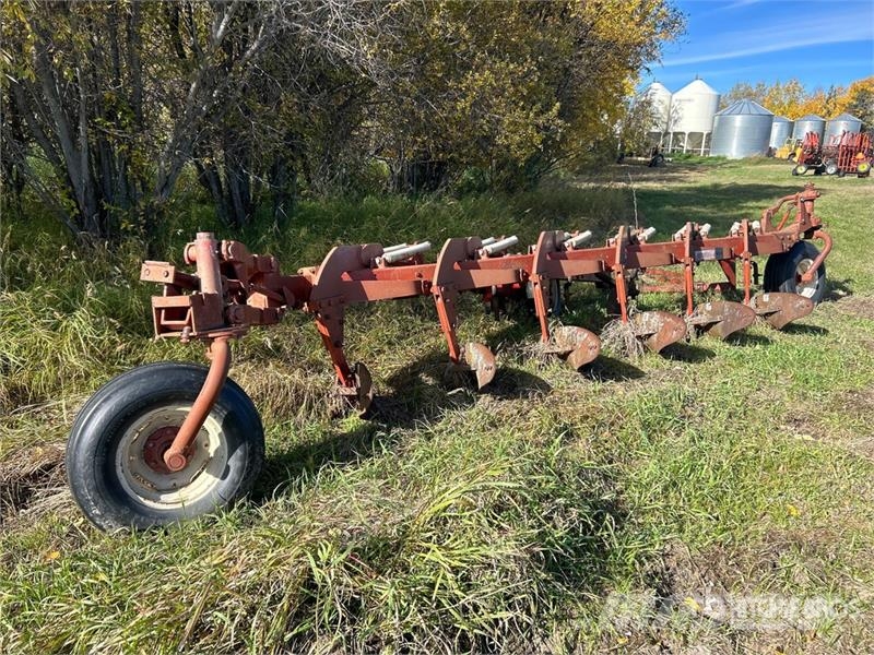 Melroe 903 6 Bottom Breaking Plow Pflüge