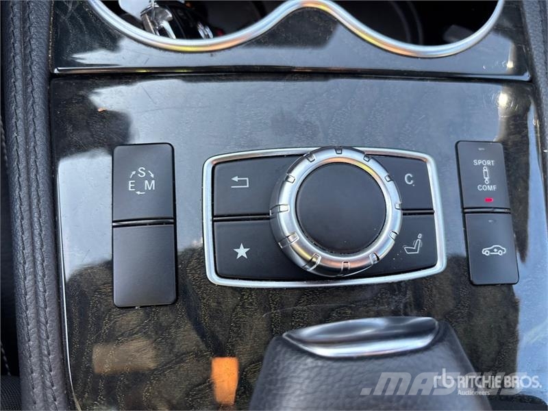 Mercedes-Benz CLS550 AWD Automobile Cars