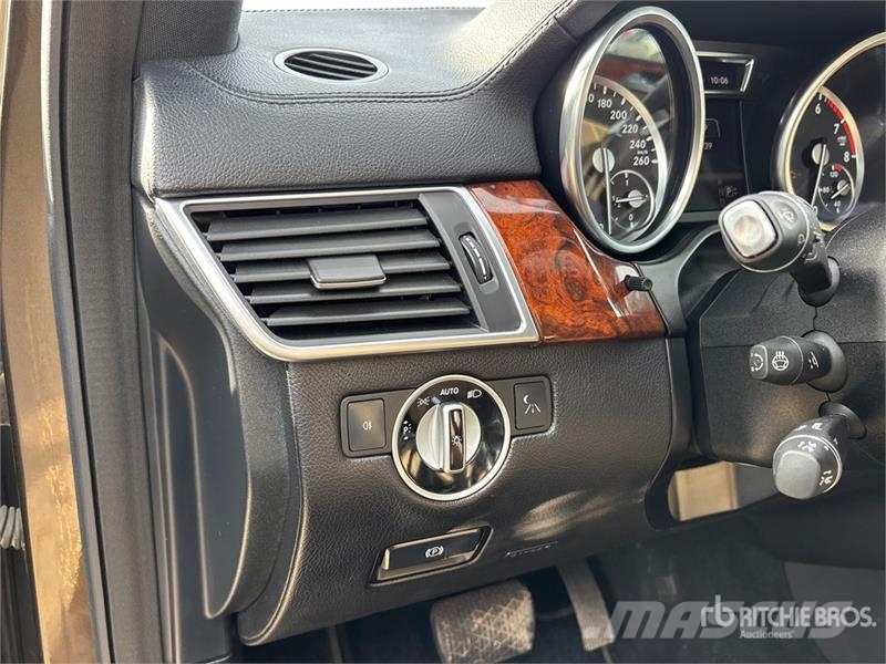 Mercedes-Benz GL550 AWD SUV Personbiler