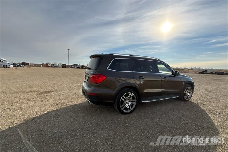 Mercedes-Benz GL550 AWD SUV Personbiler