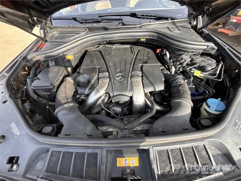 Mercedes-Benz GL550 AWD SUV Personbiler