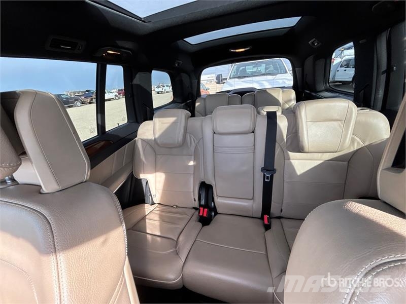 Mercedes-Benz GL550 AWD SUV Personbiler