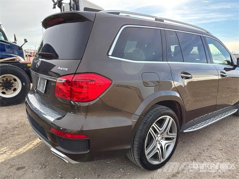 Mercedes-Benz GL550 AWD SUV Personbiler