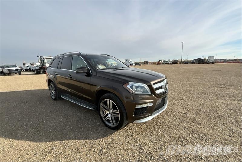 Mercedes-Benz GL550 AWD SUV Personbiler