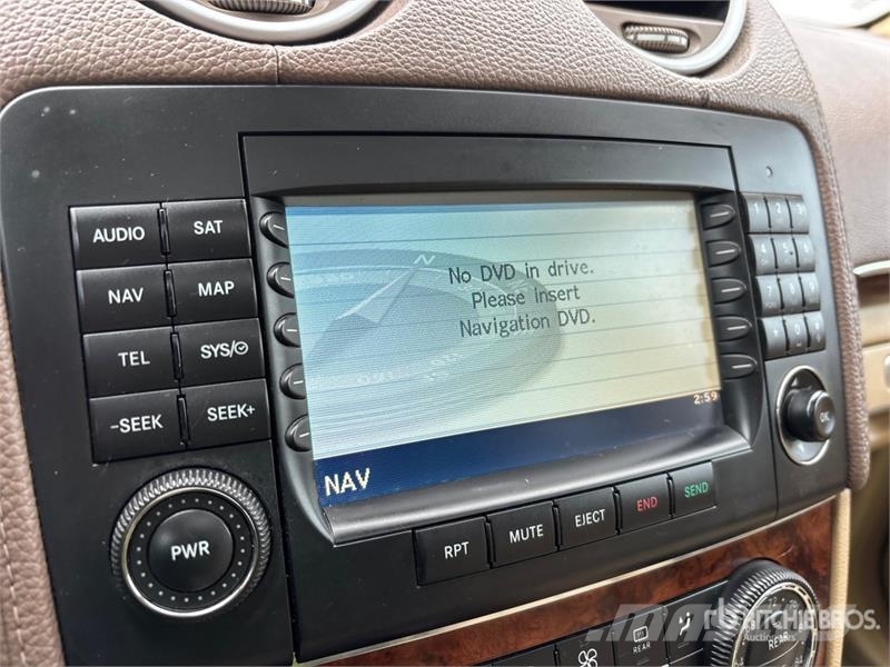 Mercedes-Benz GL550 AWD SUV سيارات