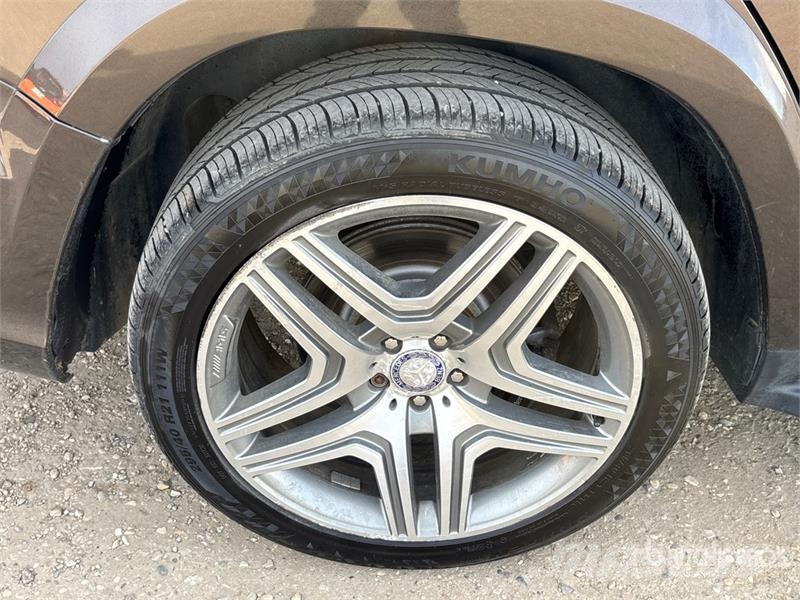Mercedes-Benz GL550 AWD SUV Personbiler