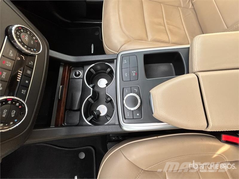Mercedes-Benz GL550 AWD SUV Personbiler