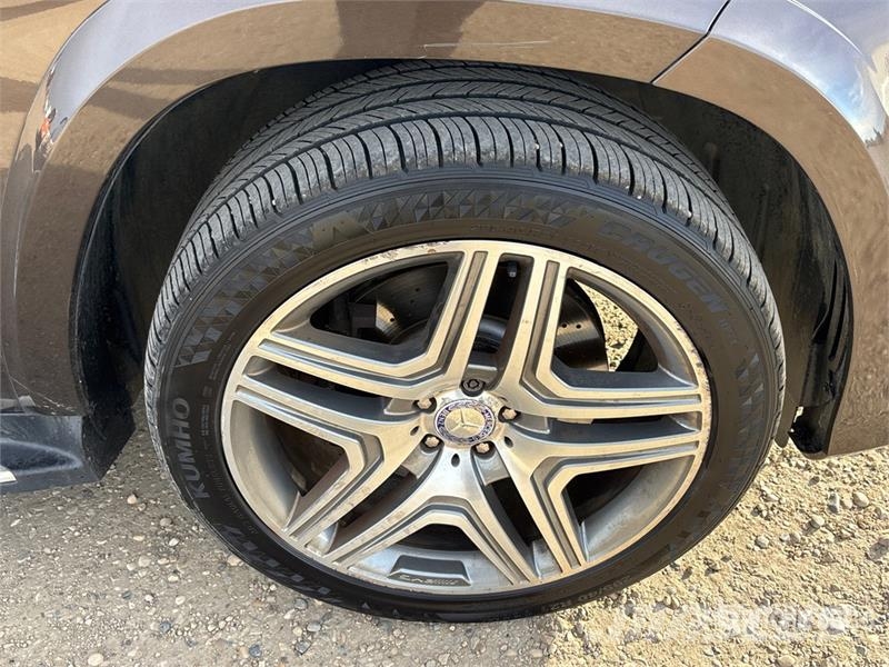 Mercedes-Benz GL550 AWD SUV Personbiler