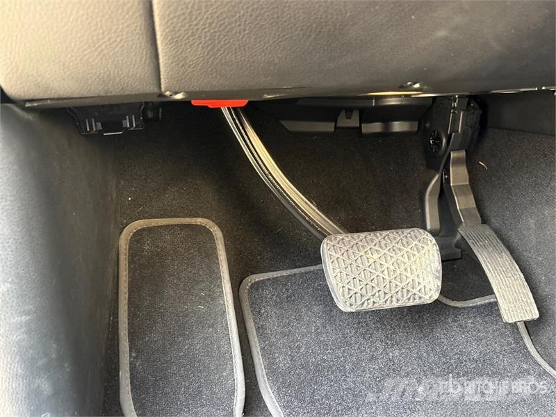 Mercedes-Benz GL550 AWD SUV Personbiler