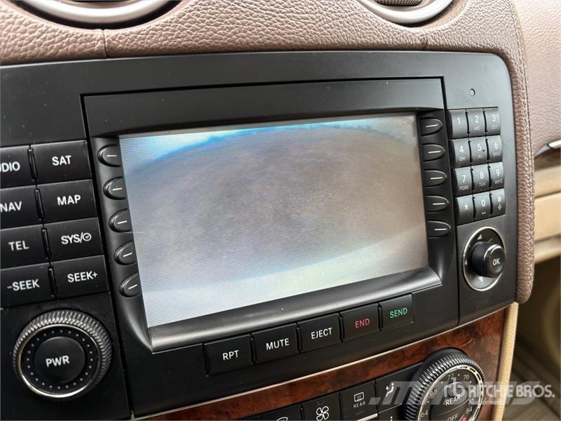 Mercedes-Benz GL550 AWD SUV سيارات