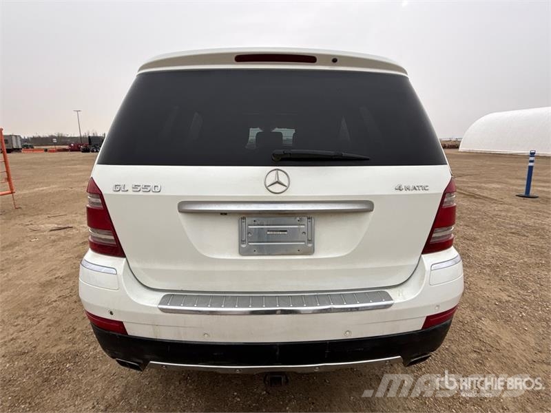 Mercedes-Benz GL550 AWD SUV سيارات