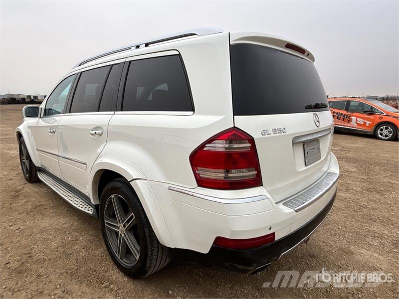 Mercedes-Benz GL550 AWD SUV سيارات