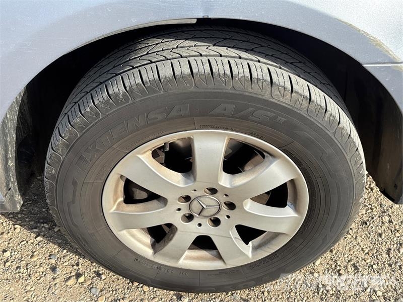 Mercedes-Benz ML 350 AWD SUV Automobili