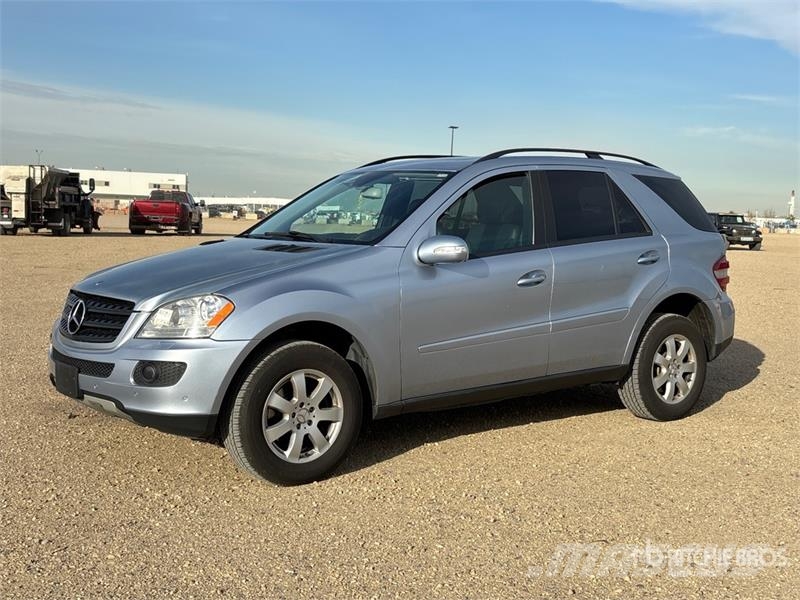 Mercedes-Benz ML 350 AWD SUV Automobili