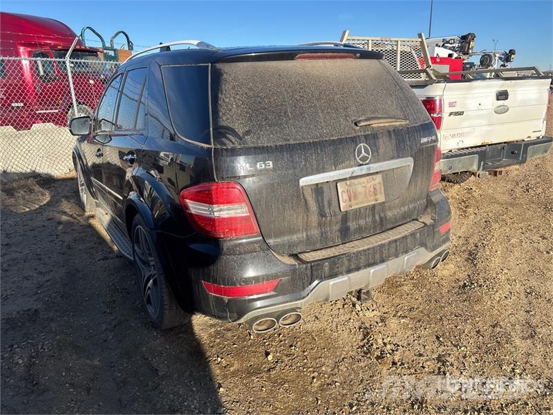 Mercedes-Benz ML 350 AMG AWD SUV 汽车