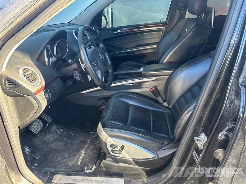 Mercedes-Benz ML 350 AMG AWD SUV 汽车